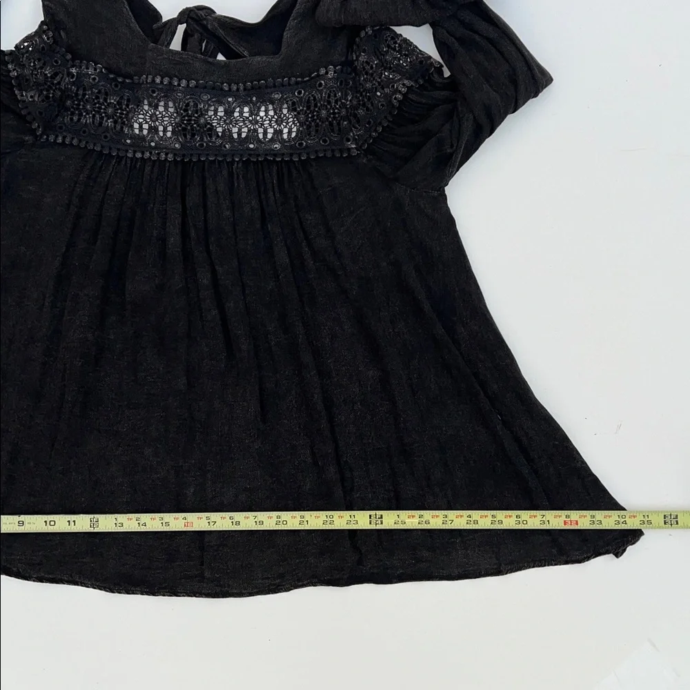 🕶️Altar’d State flowy top🕶️ - Picture 8 of 9